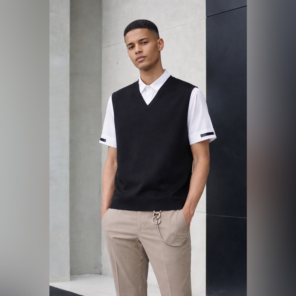 Neil Barrett Black V-Neck Sleeveless Top Slim Fit‎ Minimalist Designer Vest in L